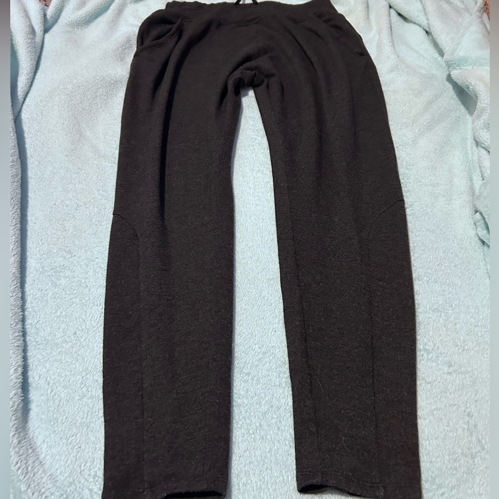 $15 clearance sale Zella gray front pocket women’s joggers running lounge pants